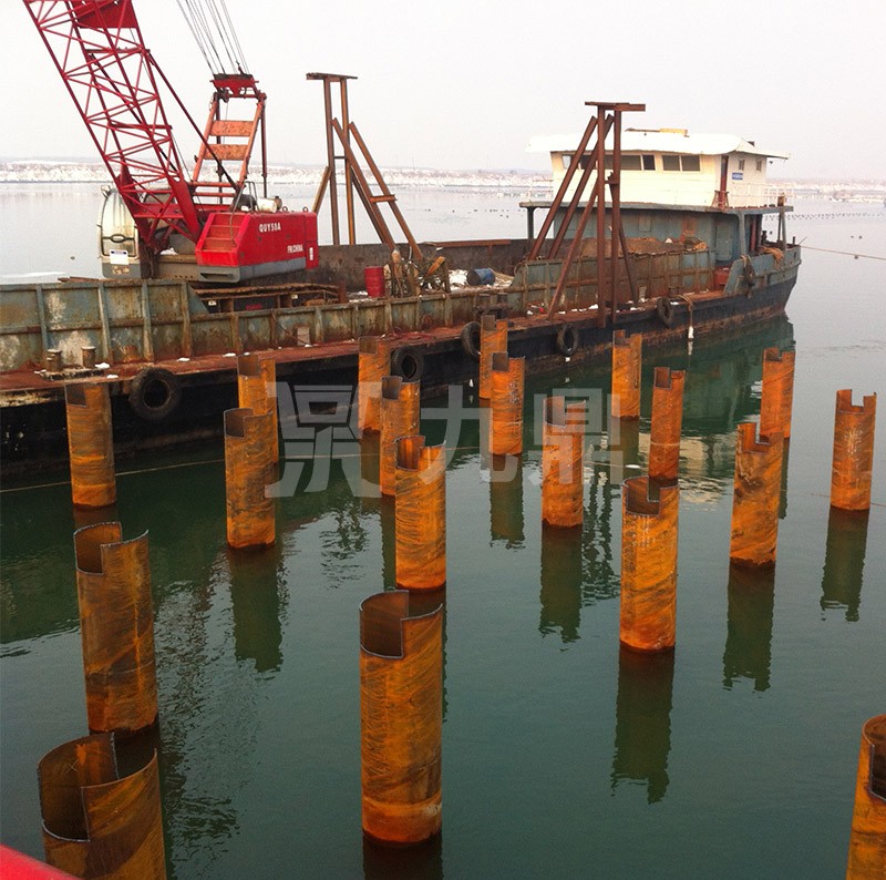 中交(jiao)三(san)航(hang)威(wei)海青榮城際(ji)公路雙島港(gang)特(te)大(da)橋鋼(gang)平檯(tai)