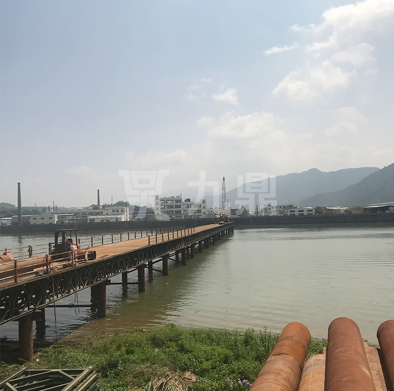 鋼(gang)平(ping)檯結(jie)構滿(man)足物(wu)流要(yao)求